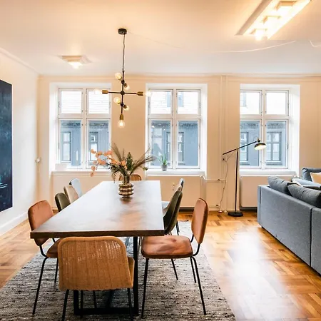 165m2 Luxury Flat In Center Lägenhet