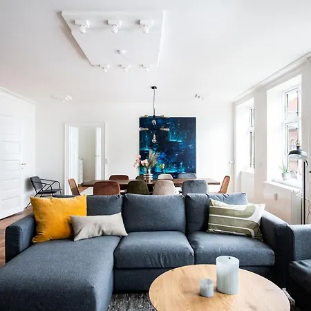 165m2 Luxury Flat In Center *