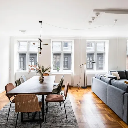 165m2 Luxury Flat In Center Apartment