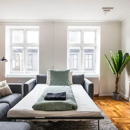 165m2 Luxury Flat In Center